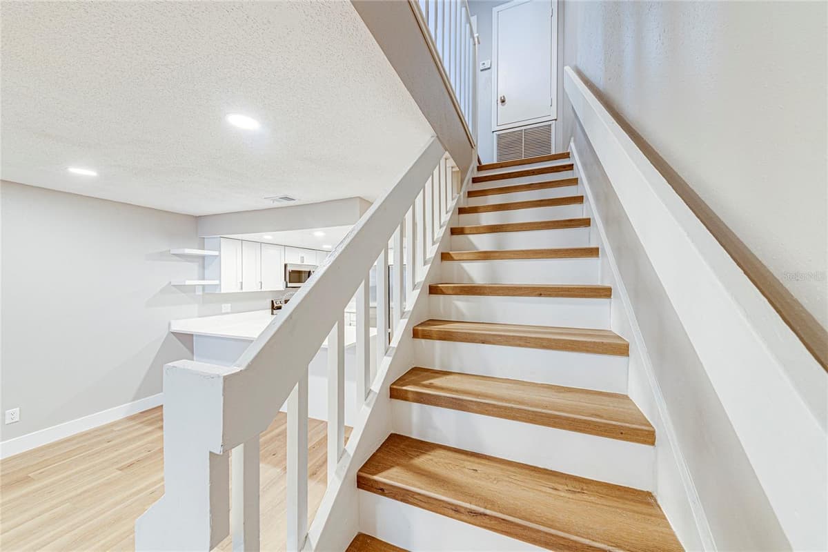 5210 LAZY OAKS DRIVE — photo 19 of 37