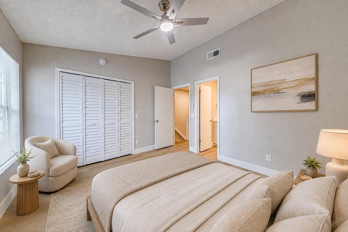 5210 LAZY OAKS DRIVE — photo 10 of 37