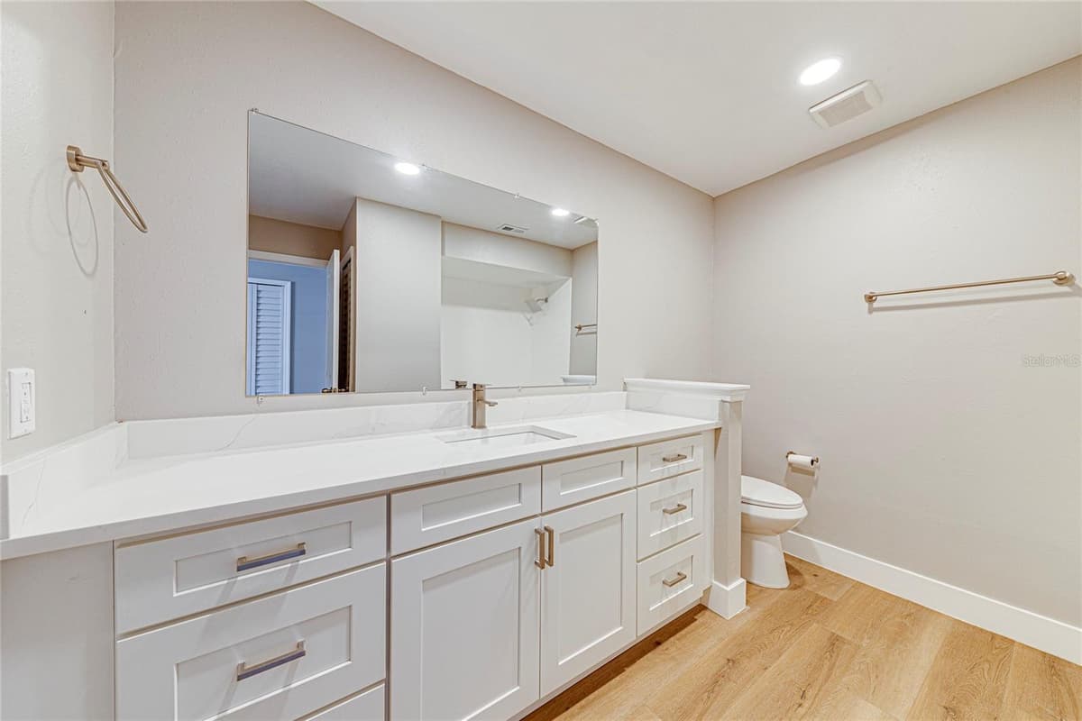 5210 LAZY OAKS DRIVE — photo 25 of 37