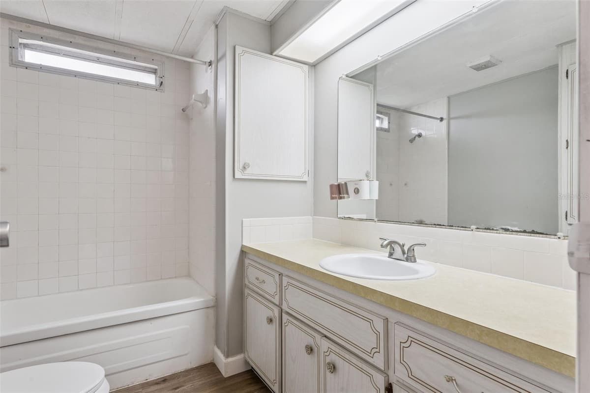 16842 ELDERBERRY DRIVE — photo 15 of 33