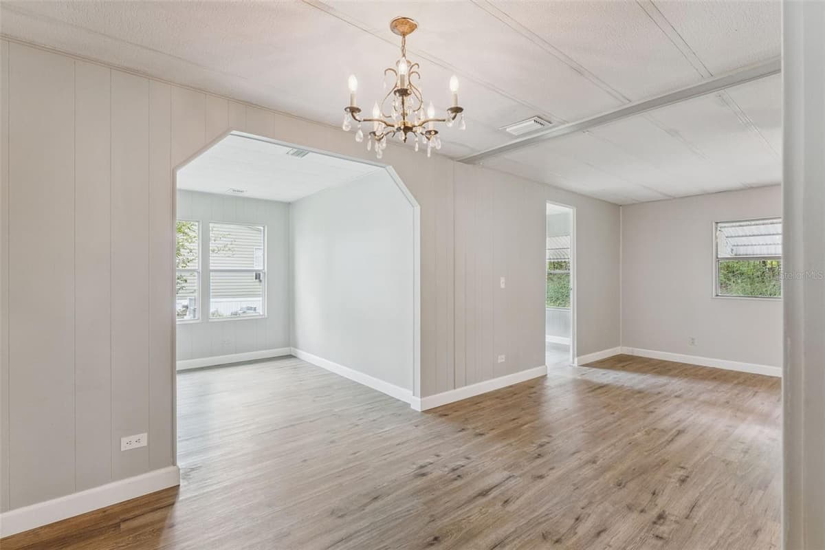 16842 ELDERBERRY DRIVE — photo 6 of 33