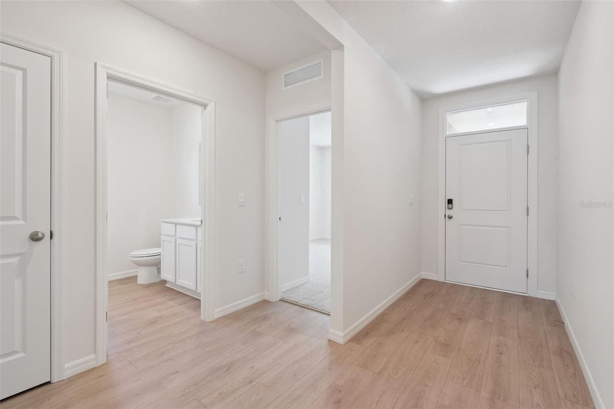 2516 DORSET COURT — photo 2 of 24
