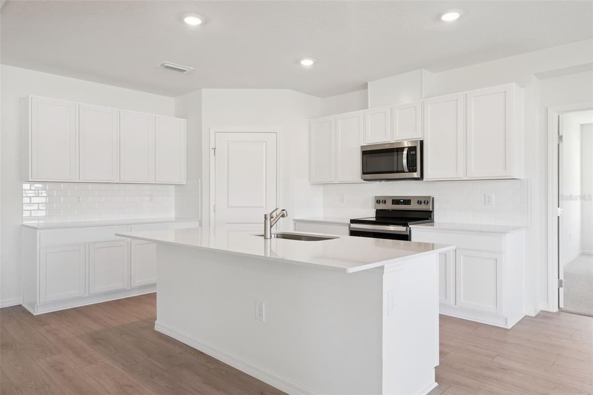 2516 DORSET COURT — photo 14 of 24