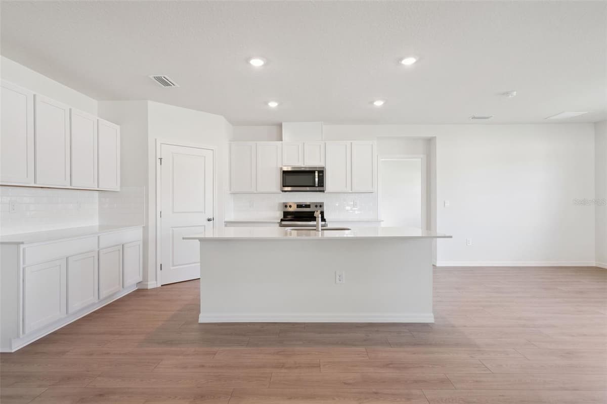 2516 DORSET COURT — photo 13 of 24