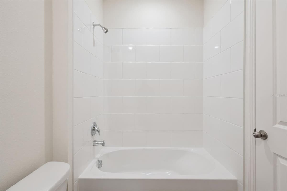 2516 DORSET COURT — photo 8 of 24