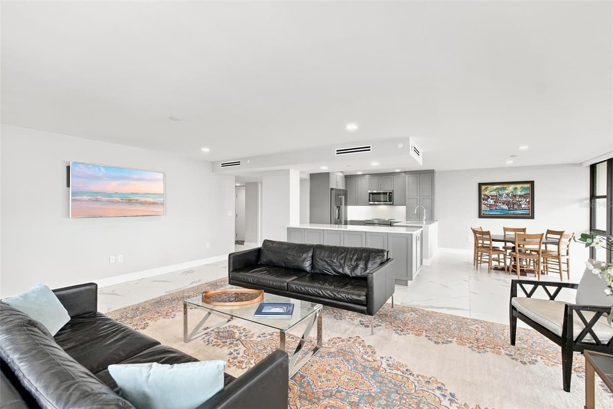770 PALM AVENUE — photo 21 of 57