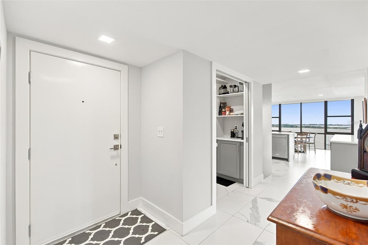 770 PALM AVENUE — photo 6 of 57