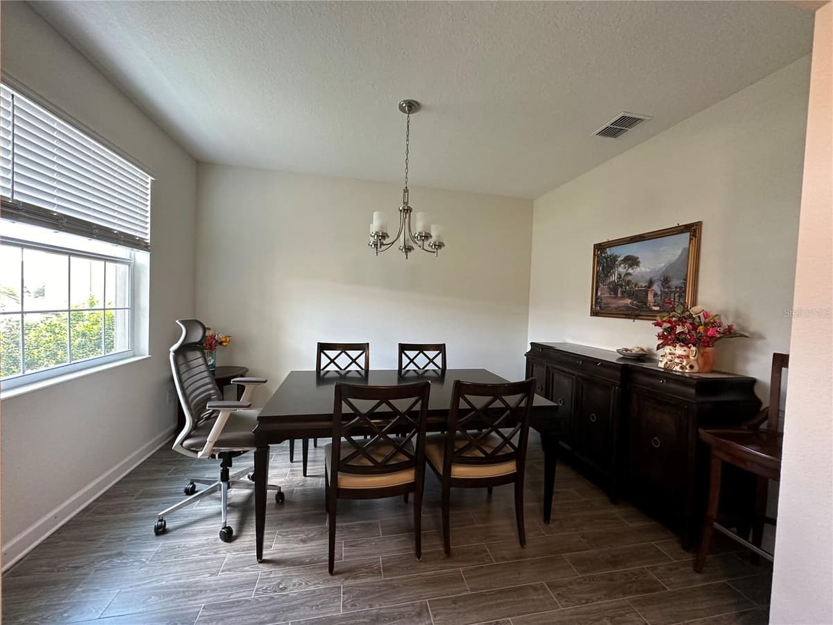 2093 LAKE SIDE AVENUE — photo 5 of 38