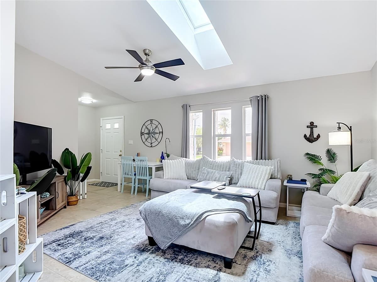 1438 SEA FAN DRIVE — photo 9 of 80