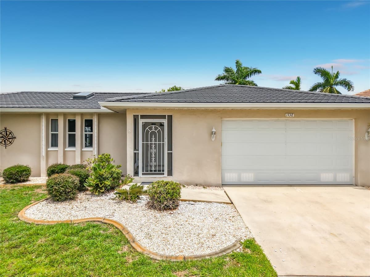 1438 SEA FAN DRIVE — photo 3 of 80