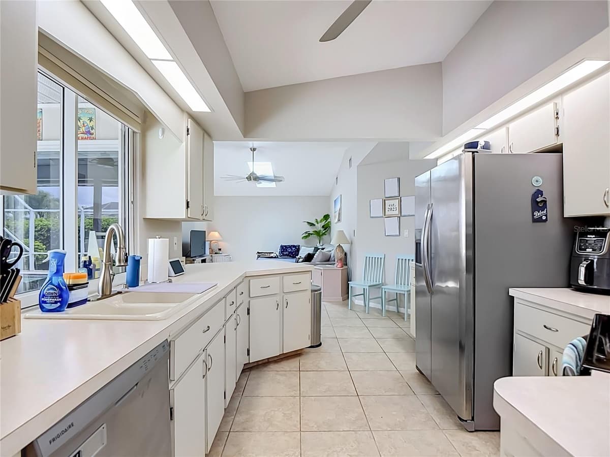 1438 SEA FAN DRIVE — photo 13 of 80