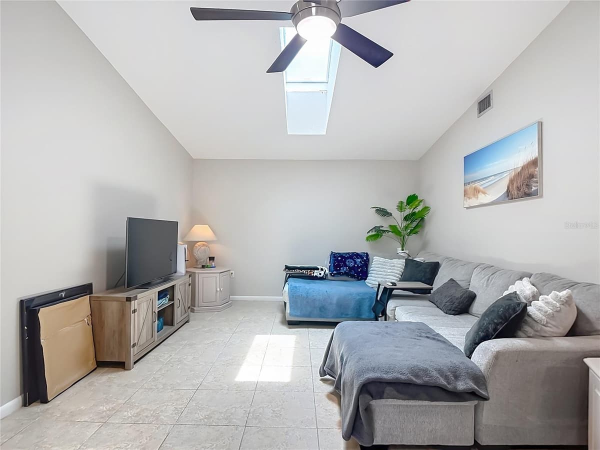1438 SEA FAN DRIVE — photo 27 of 80