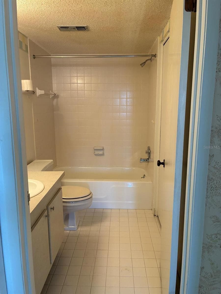 7020 COGNAC DRIVE — photo 15 of 28