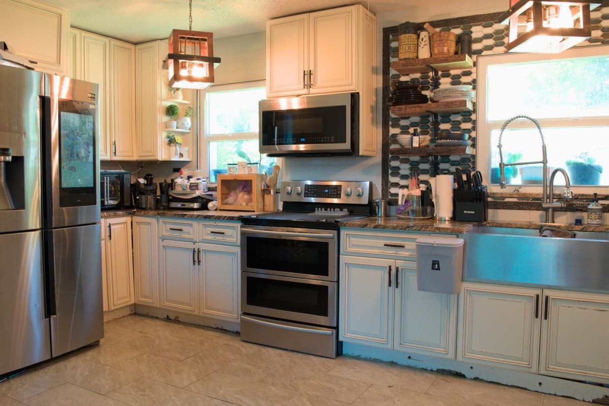 10607 FERNANDO STREET — photo 9 of 19