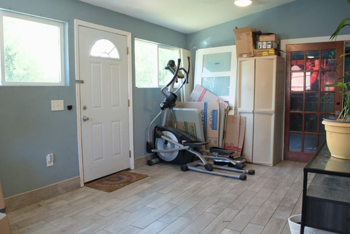 10607 FERNANDO STREET — photo 3 of 19