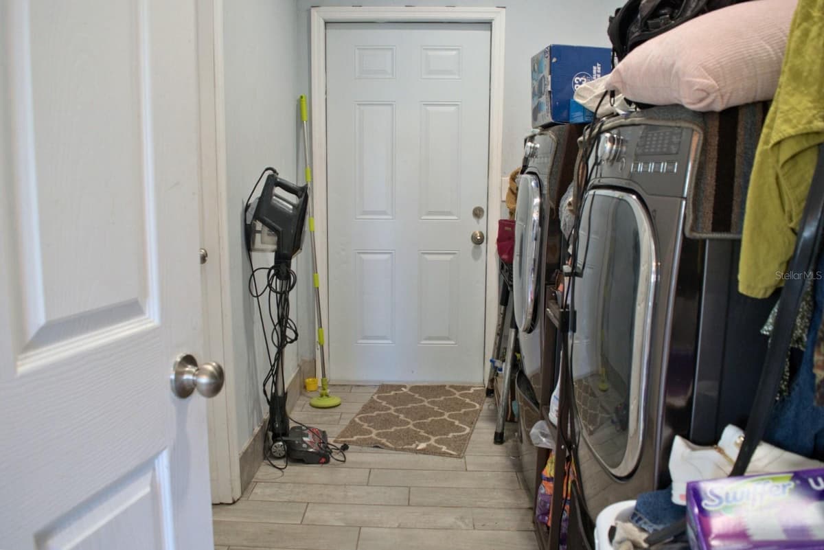 10607 FERNANDO STREET — photo 5 of 19