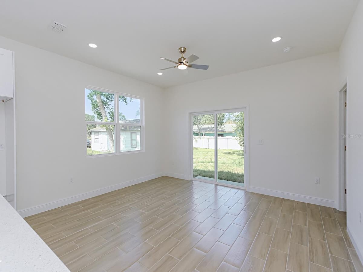 1216 POMEGRANITE AVENUE — photo 5 of 21