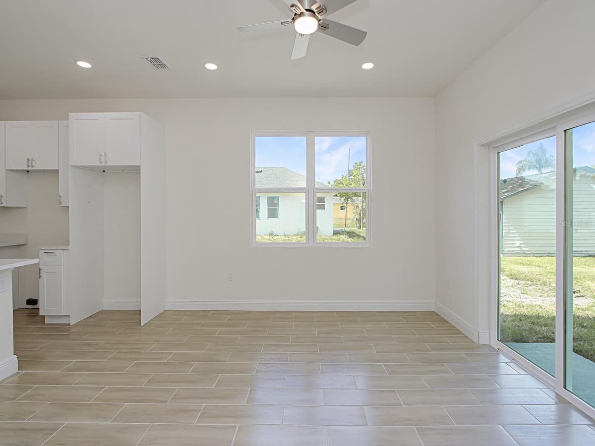 1216 POMEGRANITE AVENUE — photo 4 of 21