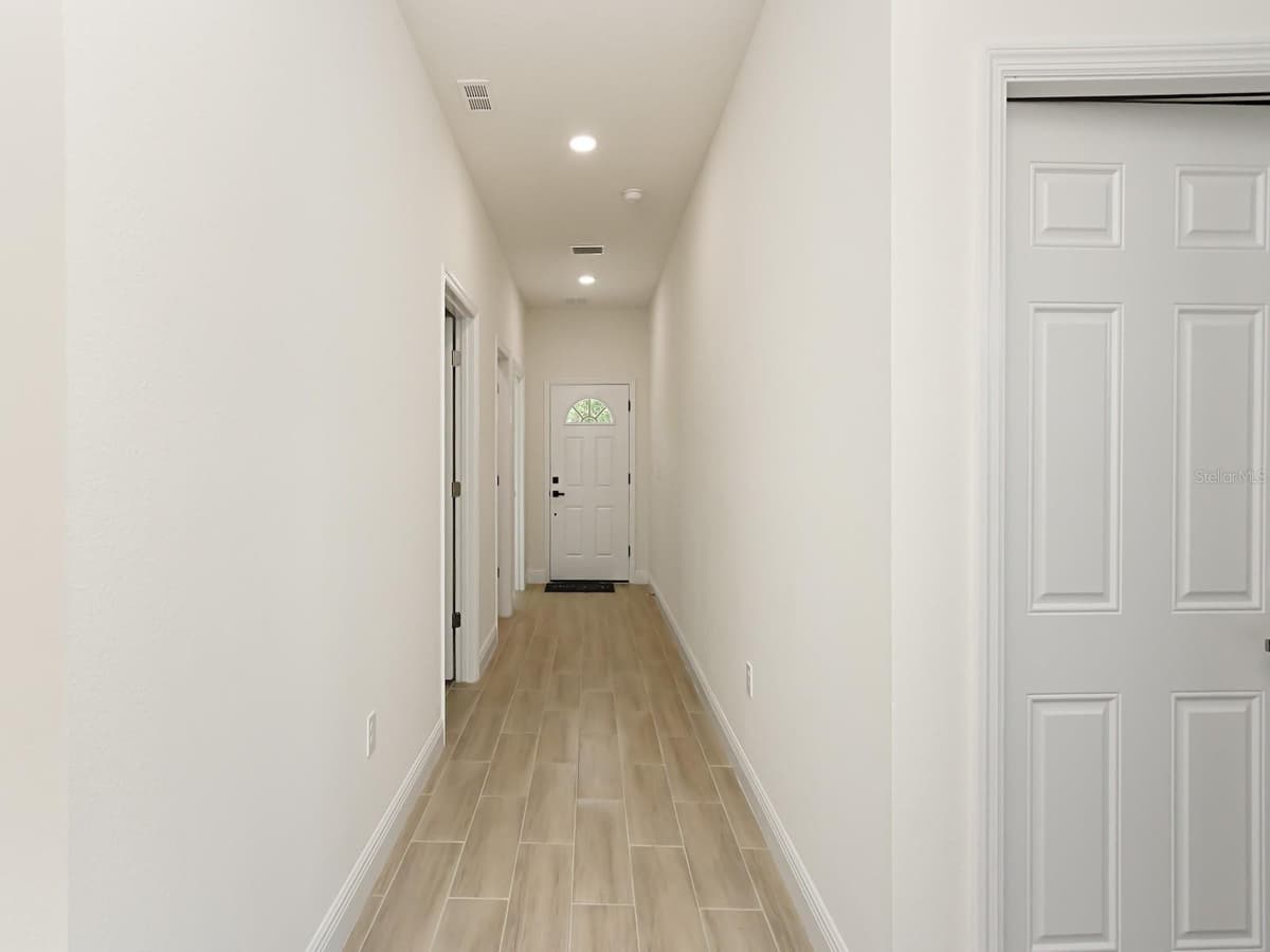 1216 POMEGRANITE AVENUE — photo 2 of 21