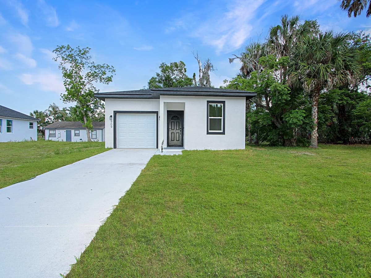 1216 POMEGRANITE AVENUE — photo 1 of 21