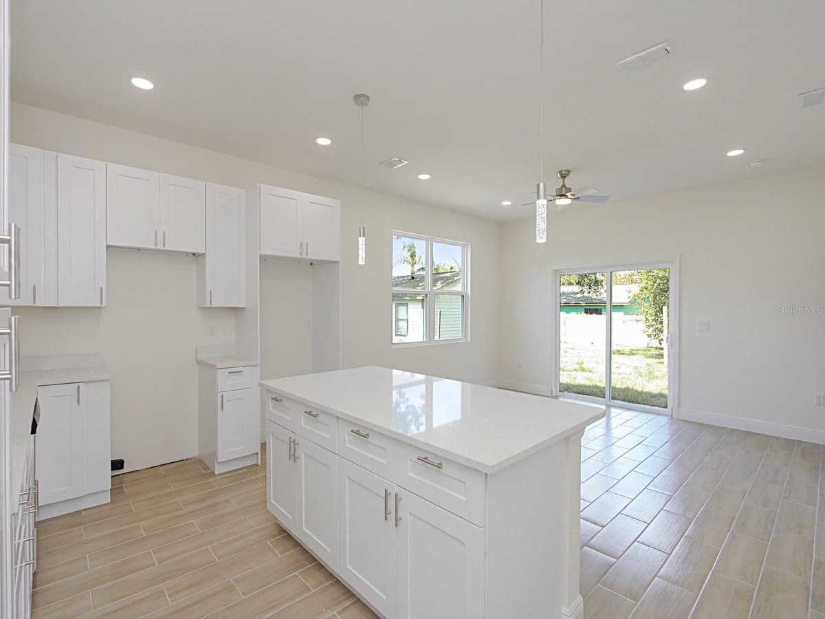 1216 POMEGRANITE AVENUE — photo 10 of 21