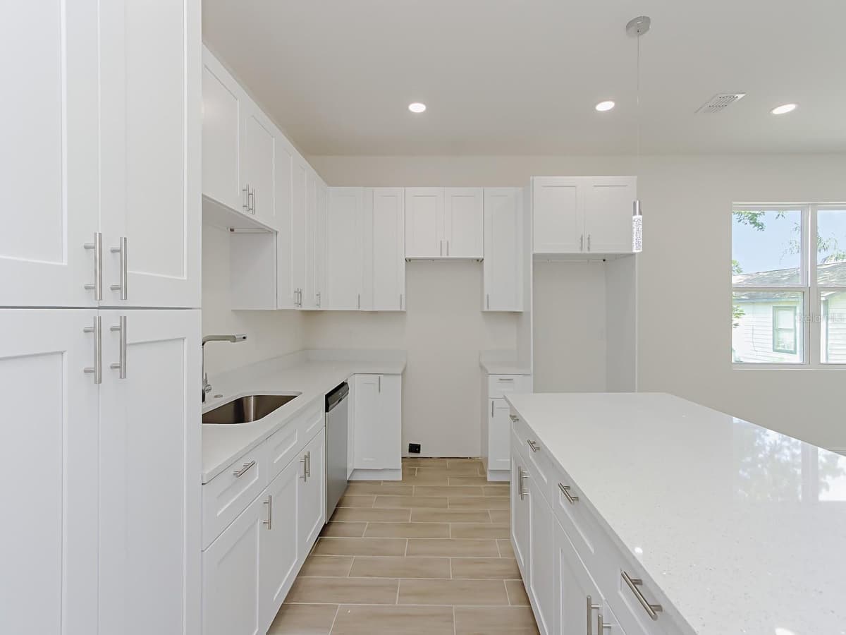 1216 POMEGRANITE AVENUE — photo 9 of 21