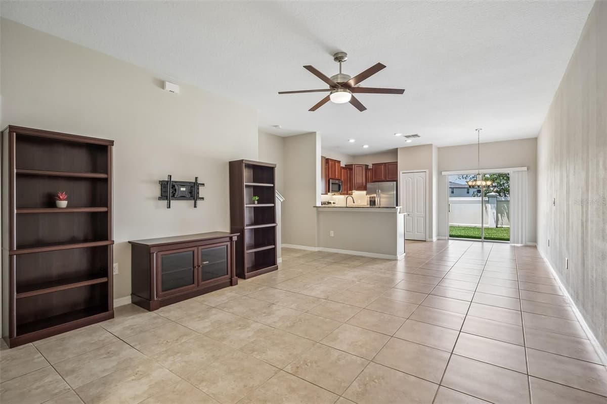 2246 GOLDEN FALCON DRIVE — photo 3 of 37