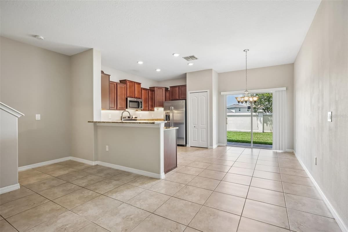 2246 GOLDEN FALCON DRIVE — photo 7 of 37