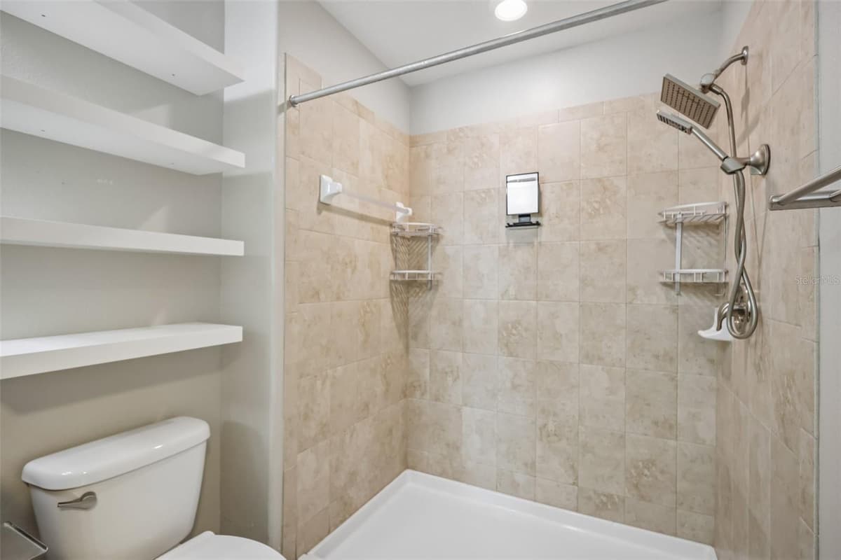 2246 GOLDEN FALCON DRIVE — photo 18 of 37