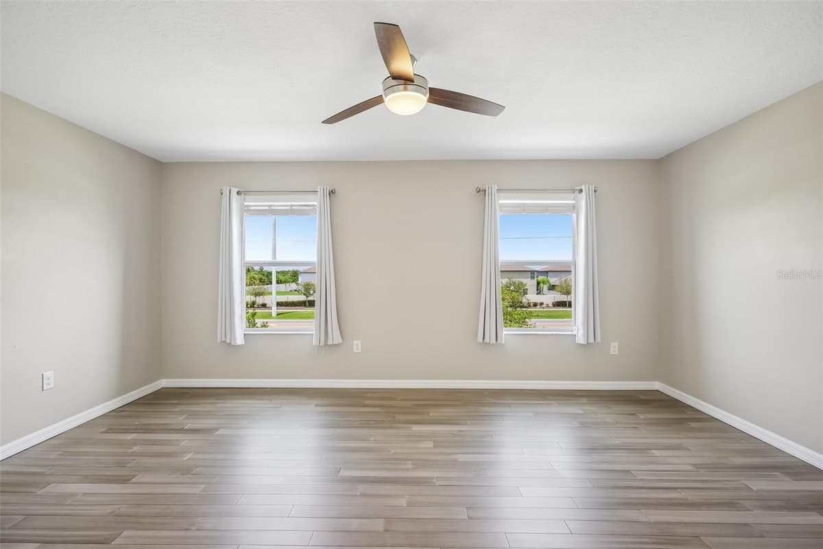 2246 GOLDEN FALCON DRIVE — photo 14 of 37