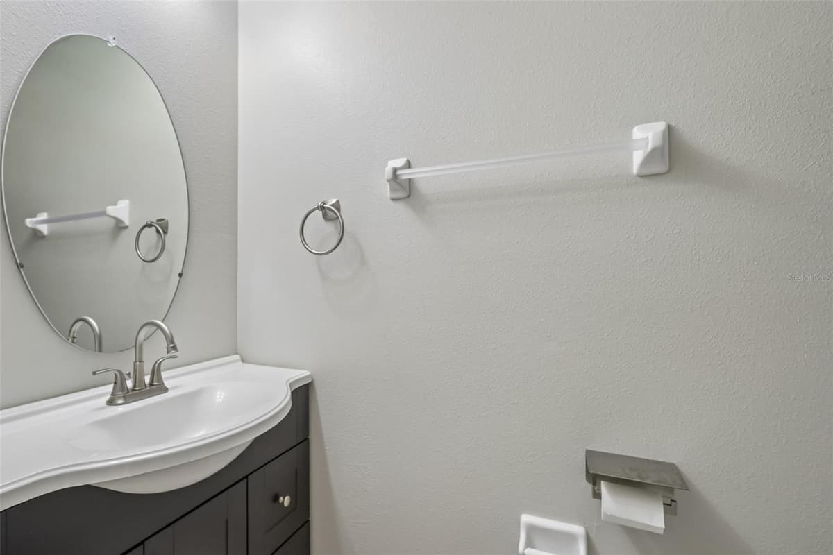 2246 GOLDEN FALCON DRIVE — photo 11 of 37