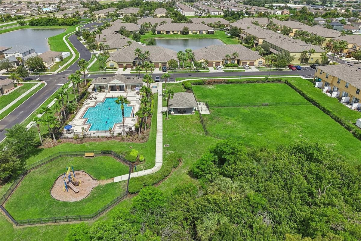 2246 GOLDEN FALCON DRIVE — photo 32 of 37