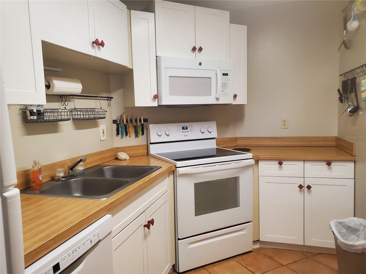 1515 PINELLAS BAYWAY — photo 12 of 35