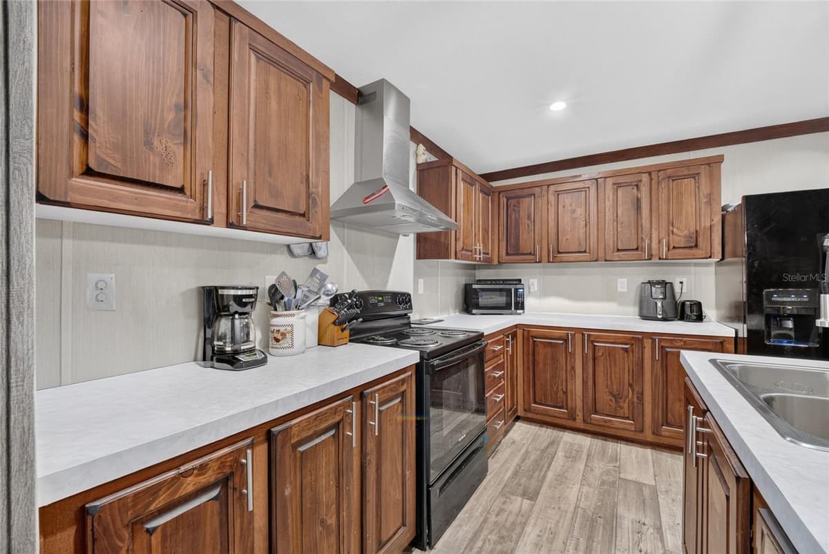 259 OAK STREET — photo 8 of 23