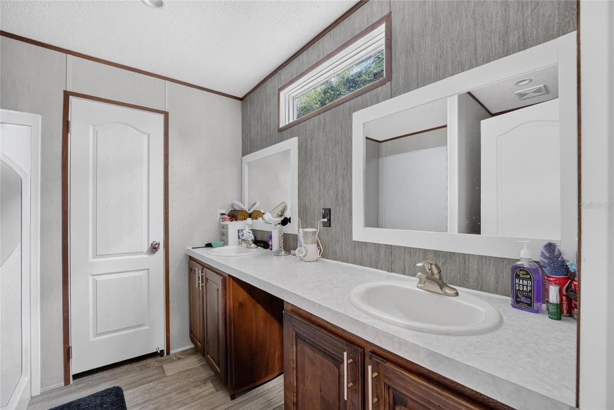 259 OAK STREET — photo 13 of 23