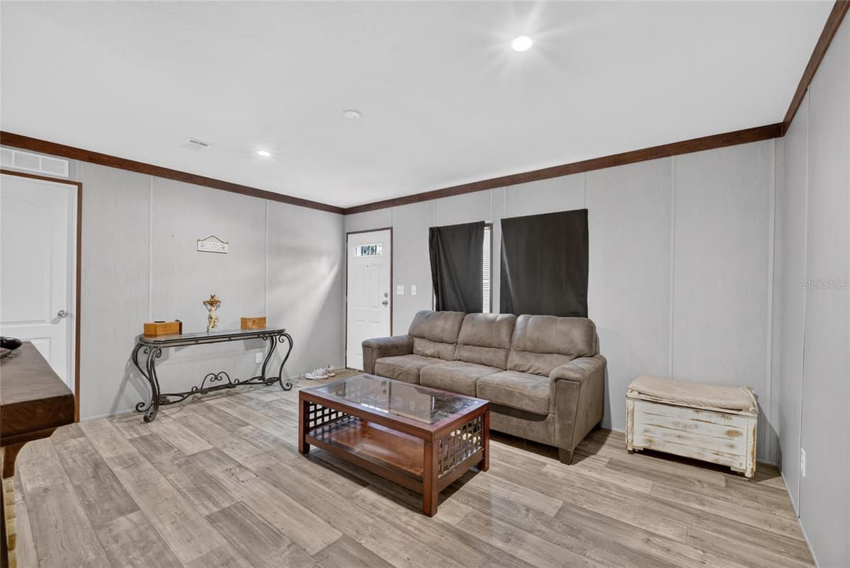 259 OAK STREET — photo 4 of 23