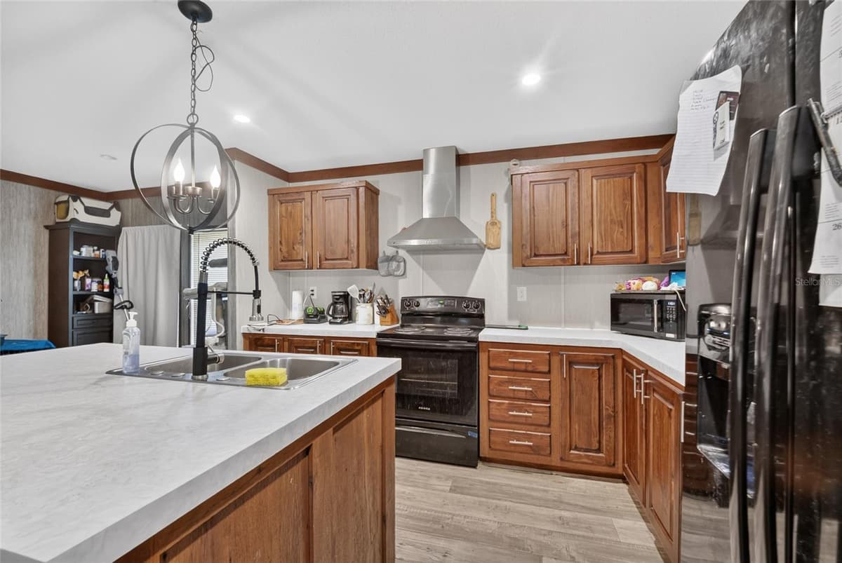 259 OAK STREET — photo 7 of 23