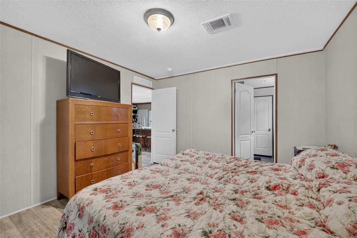 259 OAK STREET — photo 12 of 23