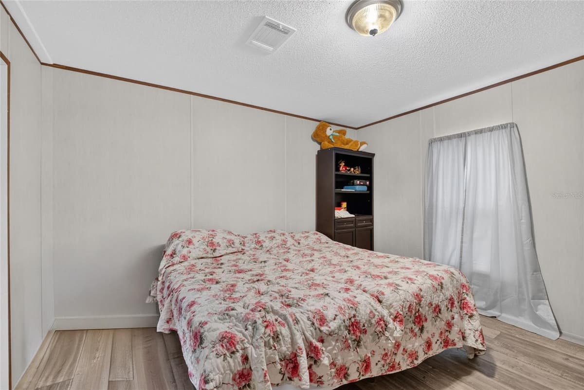 259 OAK STREET — photo 11 of 23