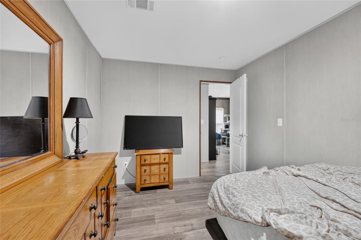 259 OAK STREET — photo 16 of 23