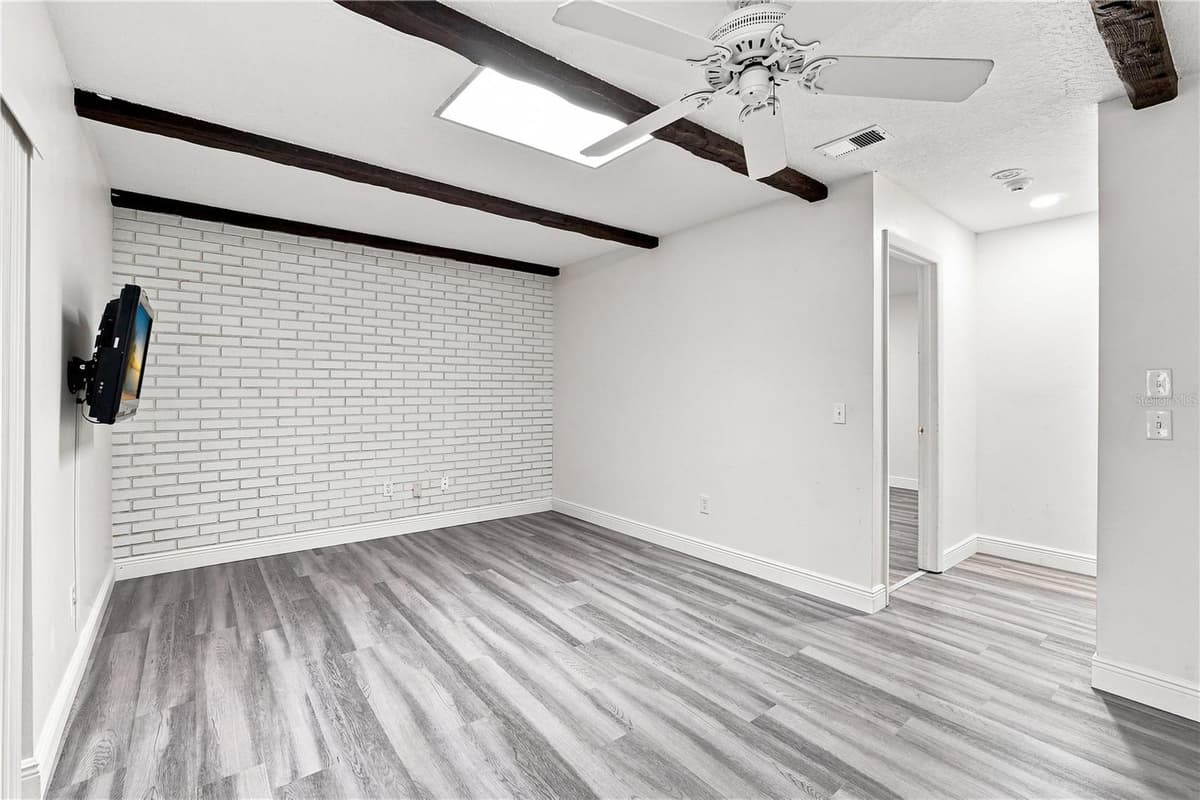 512 PONDEROSA DRIVE — photo 13 of 28