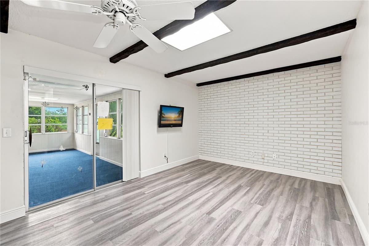 512 PONDEROSA DRIVE — photo 15 of 28