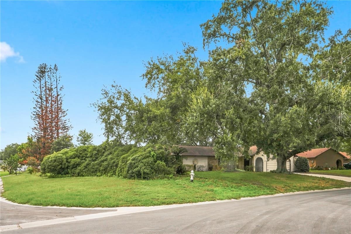 512 PONDEROSA DRIVE — photo 3 of 28