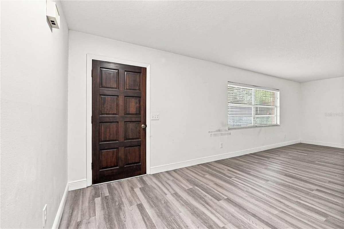 512 PONDEROSA DRIVE — photo 6 of 28