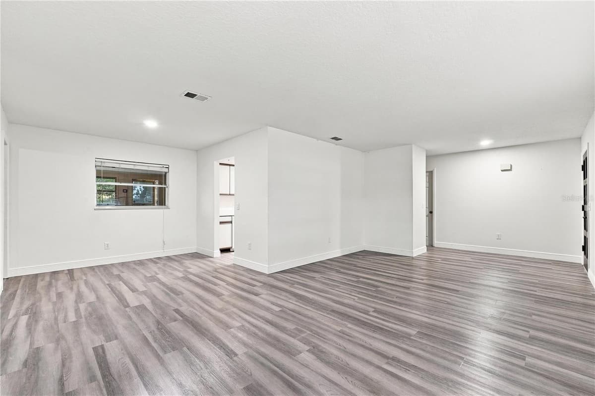512 PONDEROSA DRIVE — photo 7 of 28