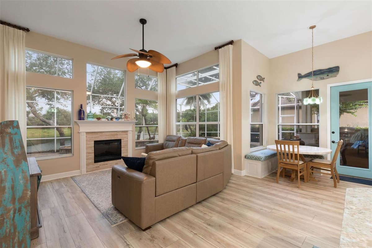 10 VILLAGE PARKWAY — photo 15 of 100