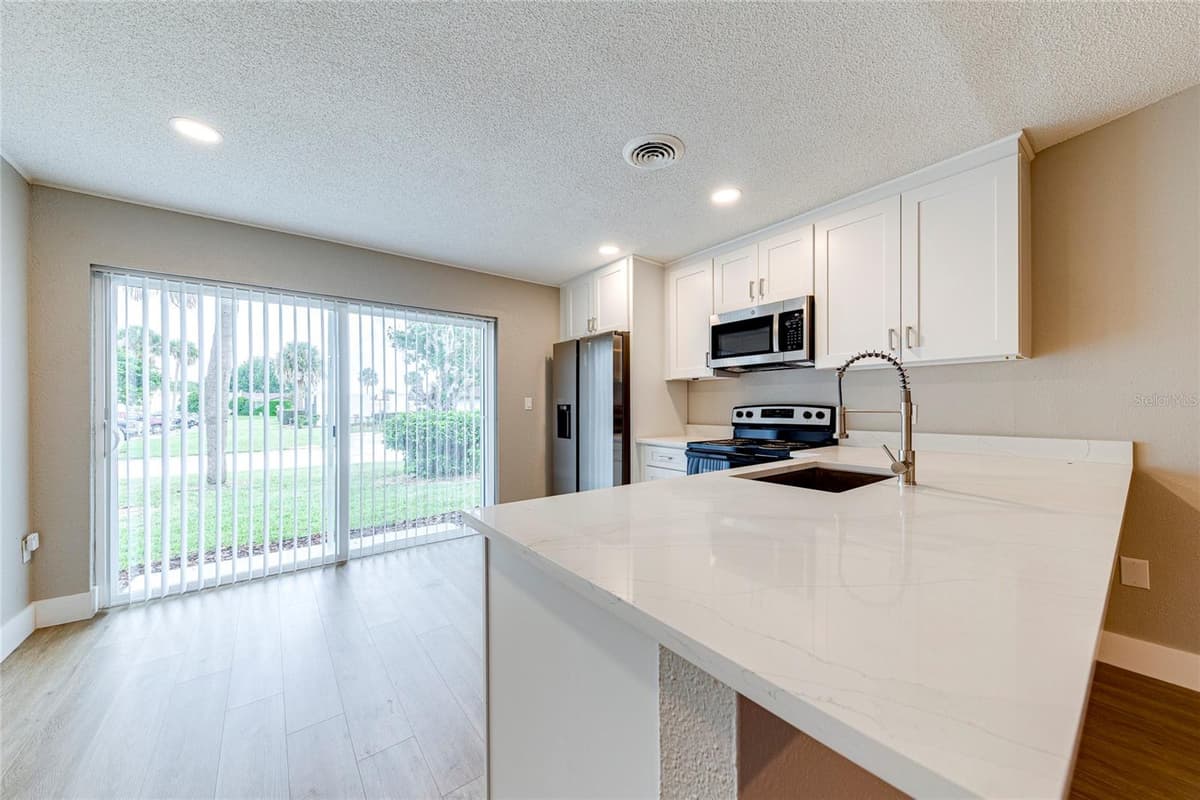 1100 CALANDA AVENUE — photo 11 of 39