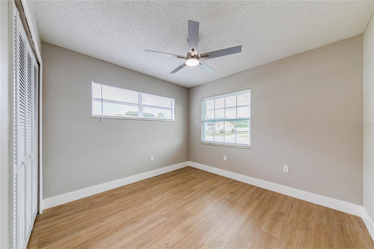1100 CALANDA AVENUE — photo 26 of 39