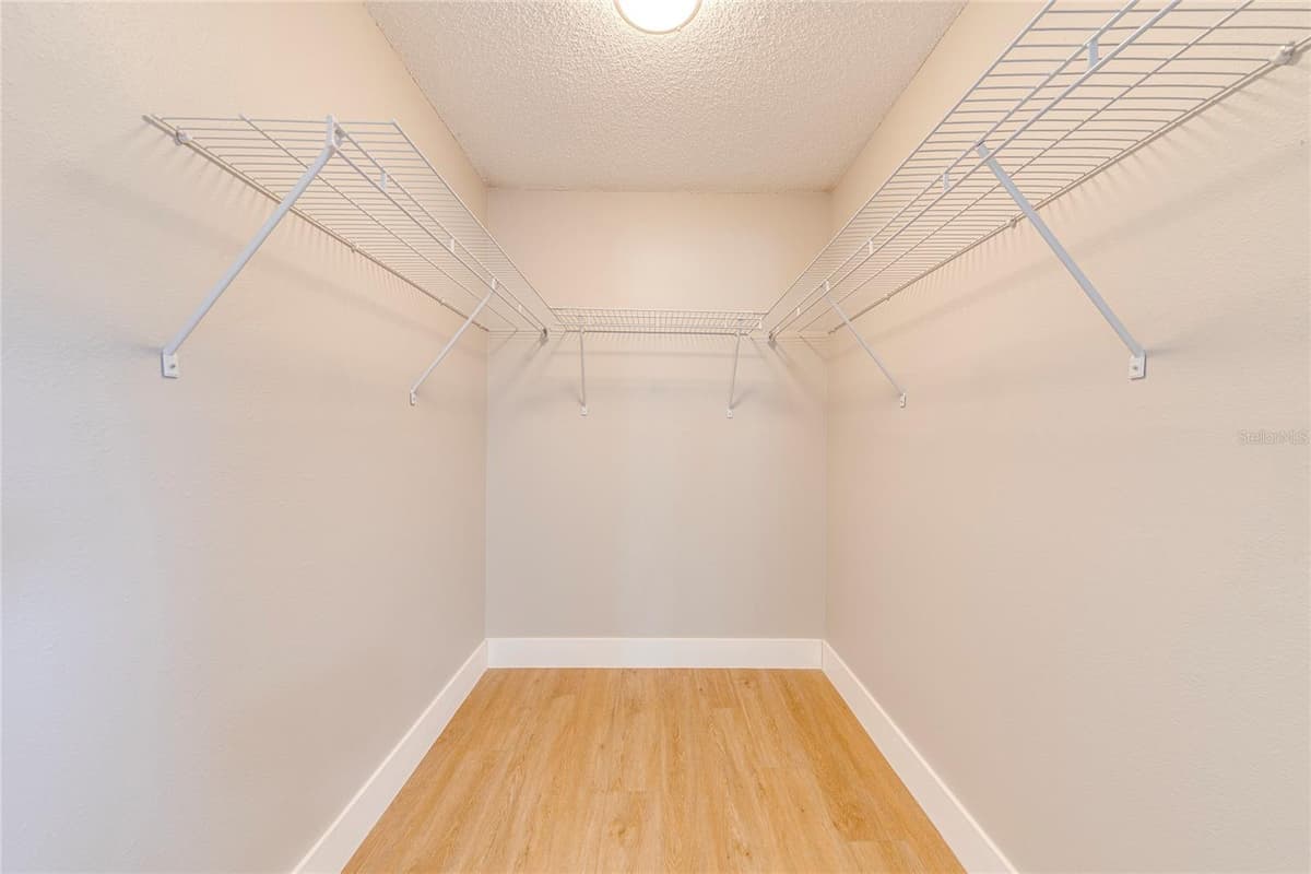 1100 CALANDA AVENUE — photo 21 of 39