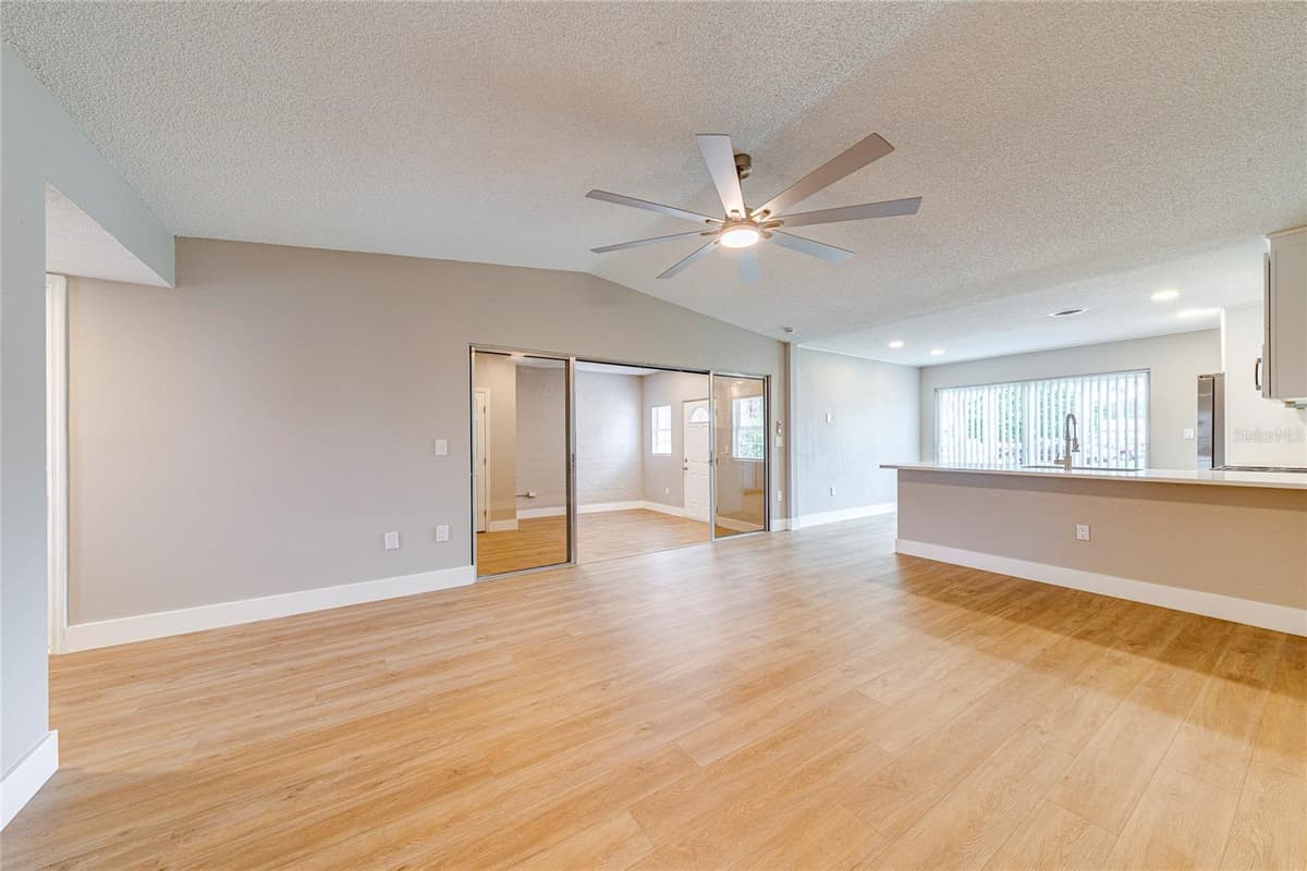 1100 CALANDA AVENUE — photo 9 of 39
